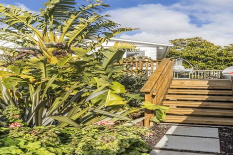 Photo of property in 78 Grays Road, Camborne, Porirua, 5026