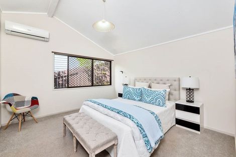 Photo of property in 34 Oaktree Avenue, Browns Bay, Auckland, 0630