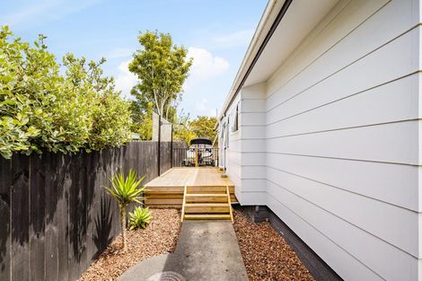 Photo of property in 42a Rautawhiri Road, Helensville, 0800