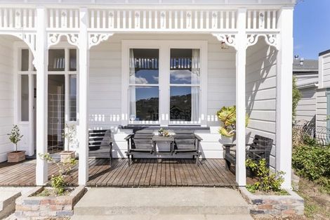 Photo of property in 55 Fairview Crescent, Kelburn, Wellington, 6012
