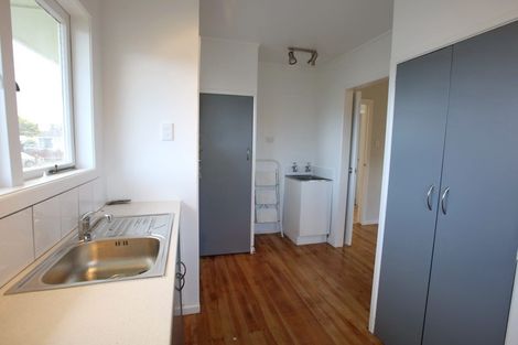 Photo of property in 18 Toru Street, Te Atatu Peninsula, Auckland, 0610