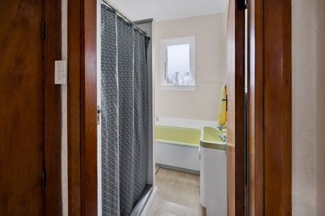 Photo of property in 30 Graham Street, Eltham, 4322
