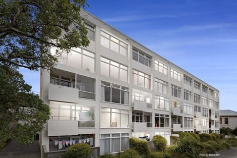 Photo of property in 4f9 Claremont Grove, Mount Victoria, Wellington, 6011