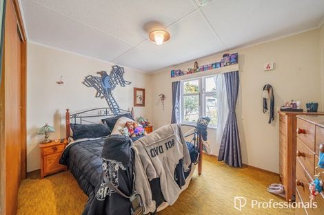 Photo of property in 33 Wellington Road, Wainuiomata, Lower Hutt, 5014