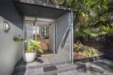 Photo of property in 53a Stanley Point Road, Stanley Point, Auckland, 0624
