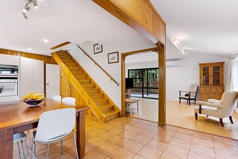 Photo of property in 305 Huia Road, Titirangi, Auckland, 0604