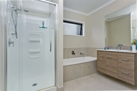 Photo of property in 198 Hobsonville Point Road, Hobsonville, Auckland, 0616