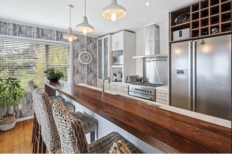 Photo of property in 143 Browns Bay Road, Browns Bay, Auckland, 0630