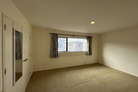 Photo of property in 17/1 Briar Way, New Lynn, Auckland, 0600