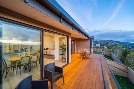 Photo of property in 92 Kotare Street, Waikanae, 5036