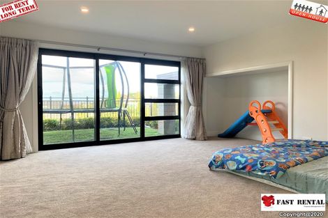 Photo of property in 3 The Rosebowl, Sunnyhills, Auckland, 2010