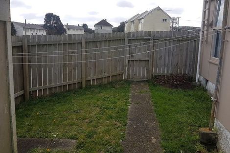 Photo of property in 5- 7 Hazard Grove, Cannons Creek, Porirua, 5024