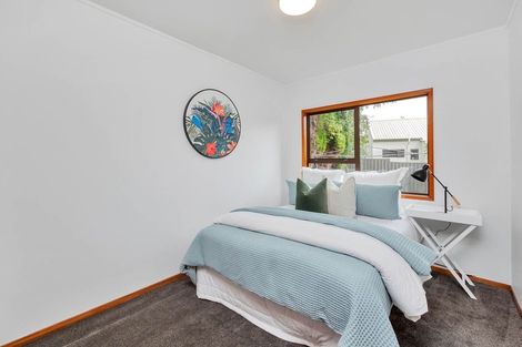 Photo of property in 86 Seaview Road, Glenfield, Auckland, 0629