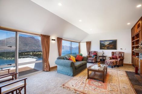Photo of property in 10 Peregrine Place, Queenstown, 9300