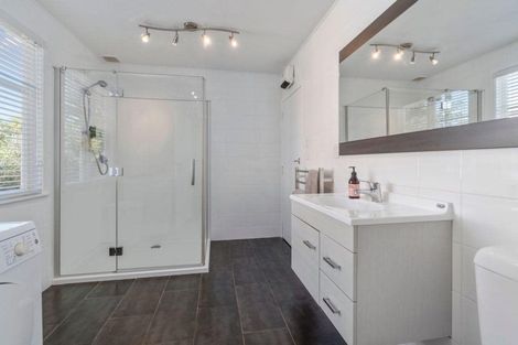 Photo of property in 55 Graham Avenue, Te Atatu Peninsula, Auckland, 0610