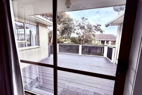 Photo of property in 16 Island View Terrace, Waikanae Beach, Waikanae, 5036