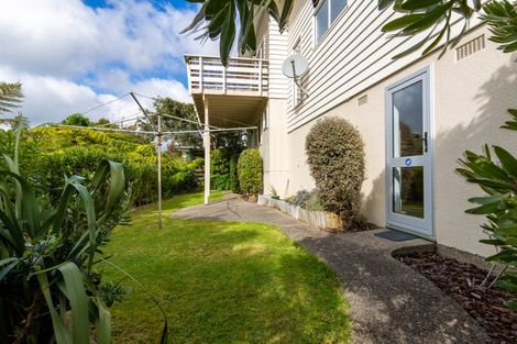 Photo of property in 5 Ardal Grove, Tirohanga, Lower Hutt, 5010
