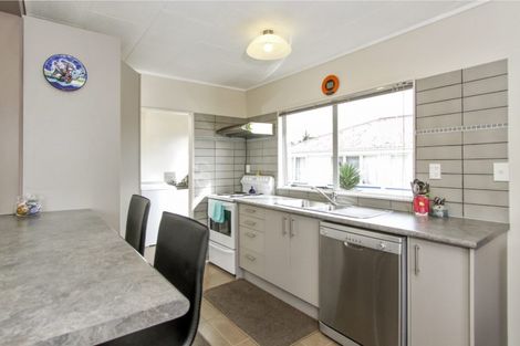 Photo of property in 46 Brandon Road, Glen Eden, Auckland, 0602