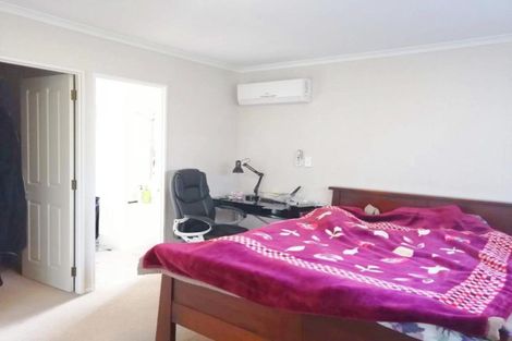 Photo of property in 28 Tyburn Lane, Unsworth Heights, Auckland, 0632