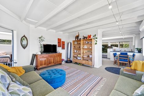 Photo of property in 34 Awanui Crescent, Matakana, 0985