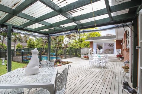 Photo of property in 10 Crompton Road, Massey, Auckland, 0614