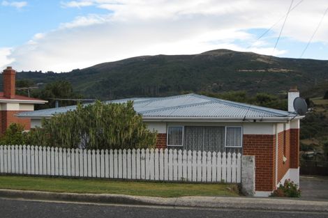 Photo of property in 2/18 Dalmeny Close, Murrays Bay, Auckland, 0630