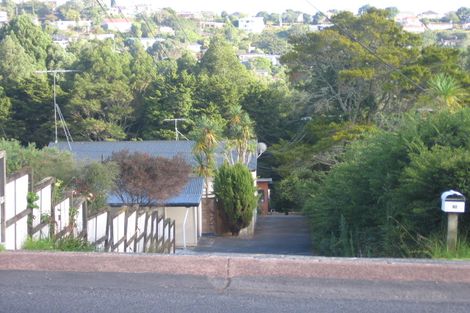 Photo of property in 40 Pupuke Road, Hillcrest, Auckland, 0627