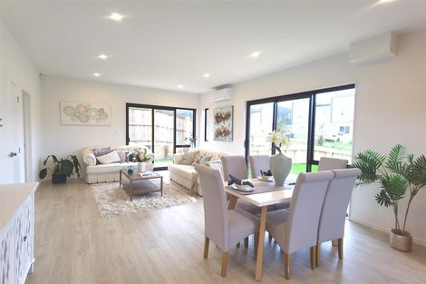 Photo of property in 2 Poruru Close, Papakura, 2110