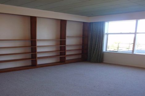 Photo of property in 2 Sugarloaf Road, Brooklyn, Wellington, 6021