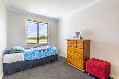 Photo of property in 7 Hartwell Drive, Kelvin Grove, Palmerston North, 4470