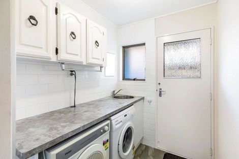 Photo of property in 6 Aintree Crescent, Awapuni, Palmerston North, 4412