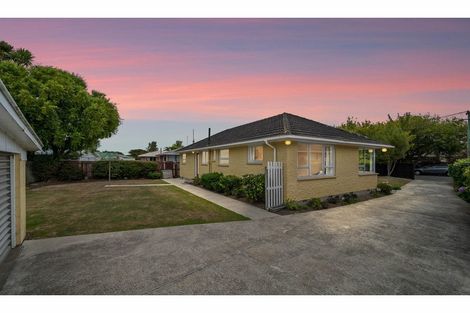 Photo of property in 8 Blossomdale Place, Bishopdale, Christchurch, 8053