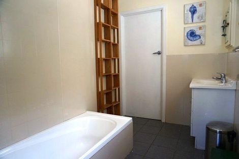 Photo of property in 35 Birdwood Road, Swanson, Auckland, 0612