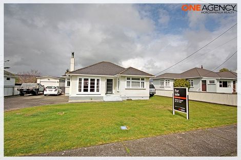 Photo of property in 28 George Street, Levin, 5510