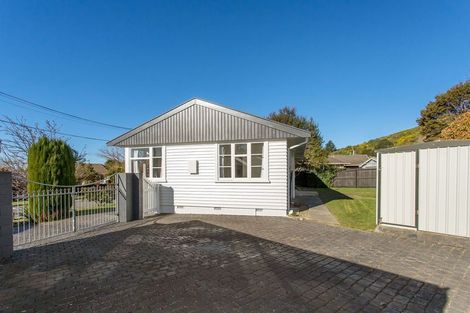 Photo of property in 4 Lucienne Place, Hillsborough, Christchurch, 8022