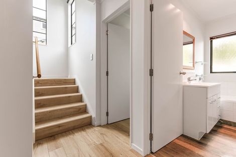 Photo of property in 2/134 Birkenhead Avenue, Birkenhead, Auckland, 0626