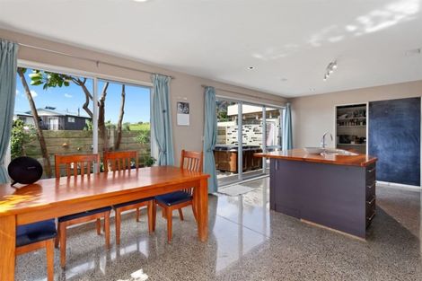 Photo of property in 18 Ocean View Road, Coastlands, Whakatane, 3120