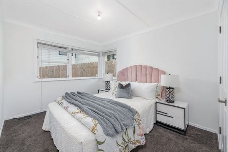 Photo of property in 44 Tahi Terrace, Glen Eden, Auckland, 0602