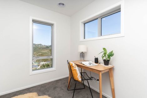 Photo of property in 9 Pine Hill Rise, Glenside, Wellington, 6037