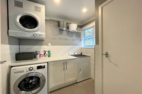Photo of property in 59 Winston Street, Crofton Downs, Wellington, 6035