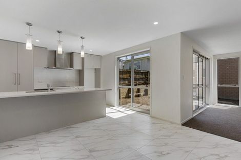 Photo of property in 47c Lynwood Road, New Lynn, Auckland, 0600