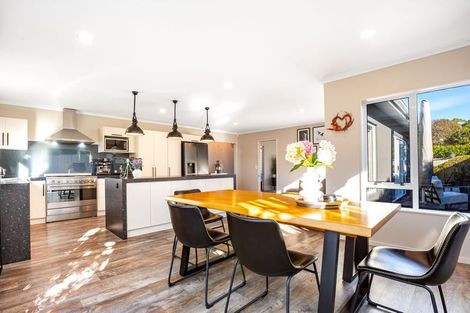 Photo of property in 11 Te Puia Drive, Aotea, Porirua, 5024