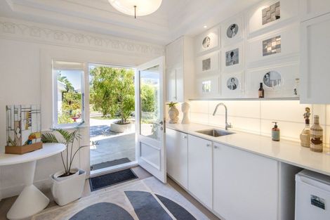 Photo of property in 18 Hamana Street, Narrow Neck, Auckland, 0622