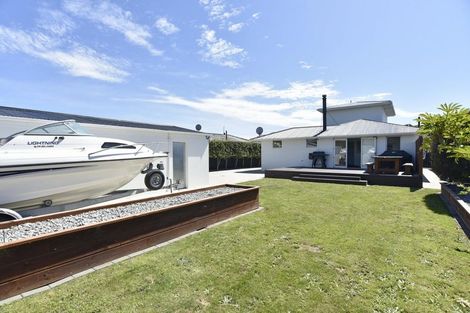 Photo of property in 9 Heathglen Avenue, Parklands, Christchurch, 8083