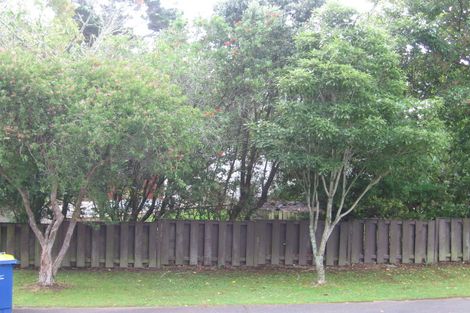 Photo of property in 92 Kemp Road, Massey, Auckland, 0614