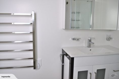 Photo of property in 8 Kopiko Way, Brooklyn, Wellington, 6021