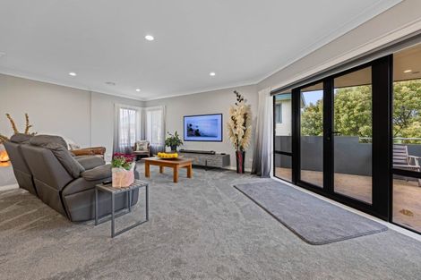 Photo of property in 34 Kinder Street, Acacia Bay, Taupo, 3330