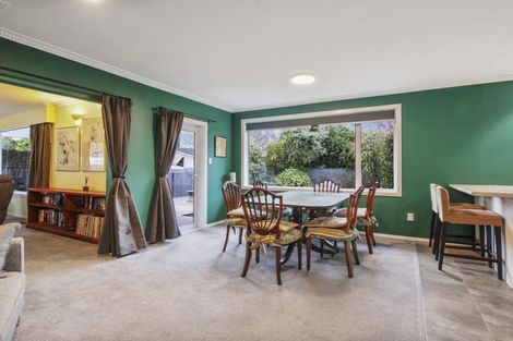 Photo of property in 17 Hillcrest Place, Avonhead, Christchurch, 8042