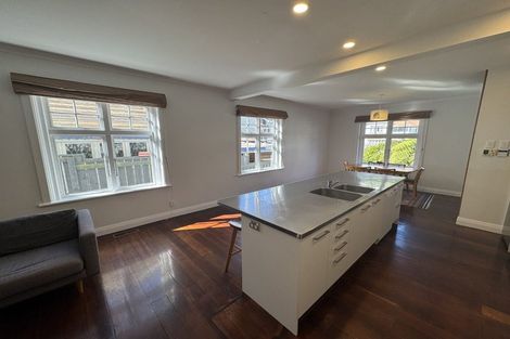 Photo of property in 14 Glen Road, Kelburn, Wellington, 6012