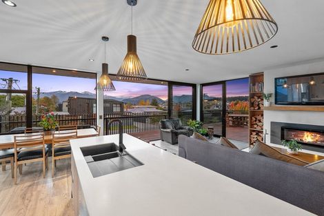Photo of property in 148 Warren Street, Wanaka, 9305